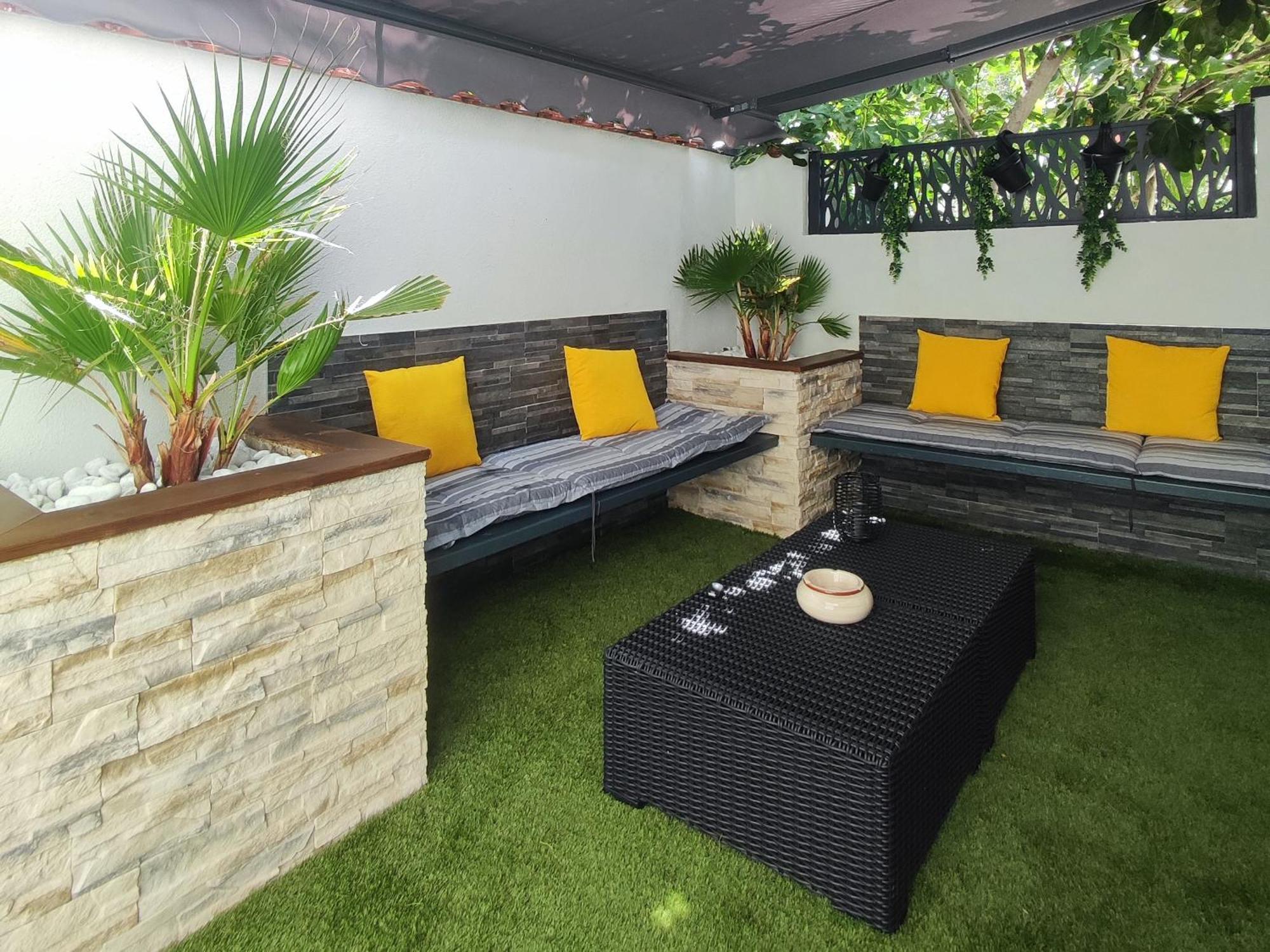 R Luxury Piscine Et Privatifs Holiday home *